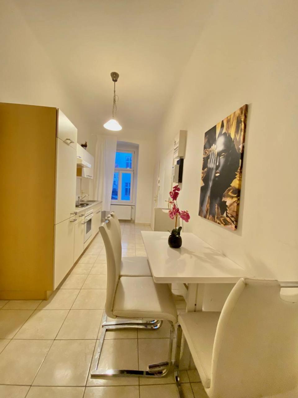 Family Apartment Th8 8 Вена Экстерьер фото