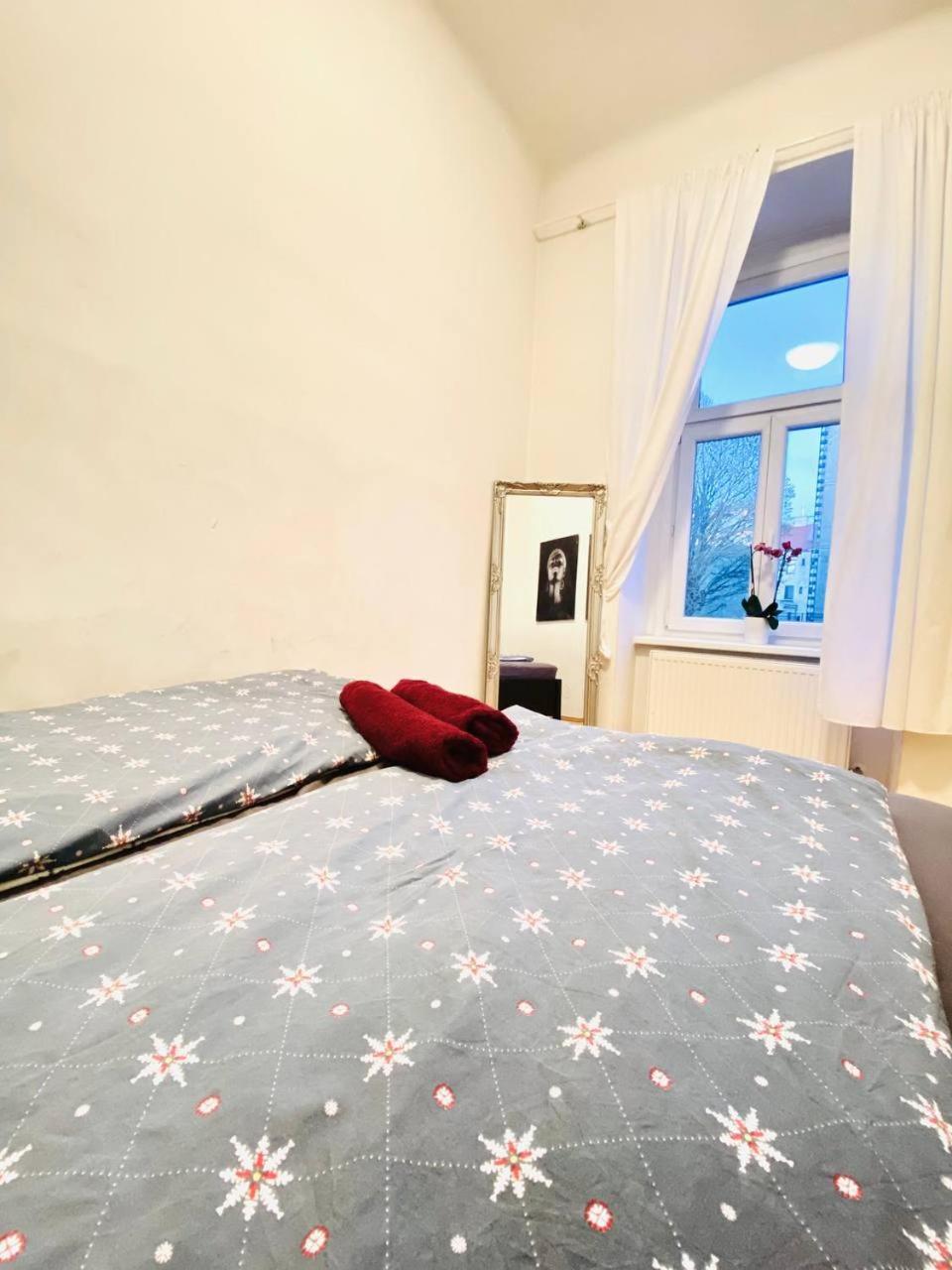 Family Apartment Th8 8 Вена Экстерьер фото